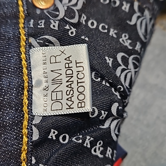 Rock & Republic Bootcut Jeans - Picture 9 of 12